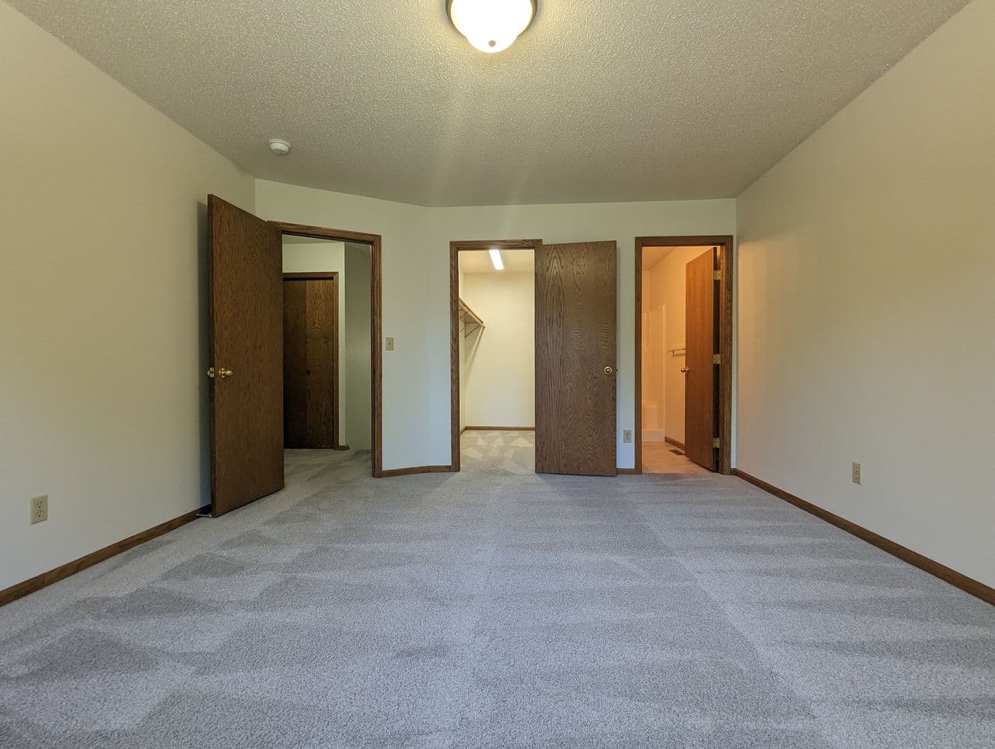 Fargo Apartment: 3027 23rd Avenue Southwest