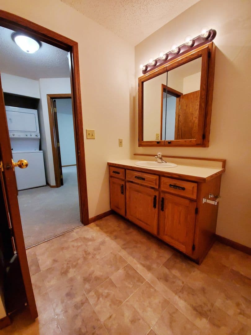 Fargo Apartment: 1722 35th Street Southwest