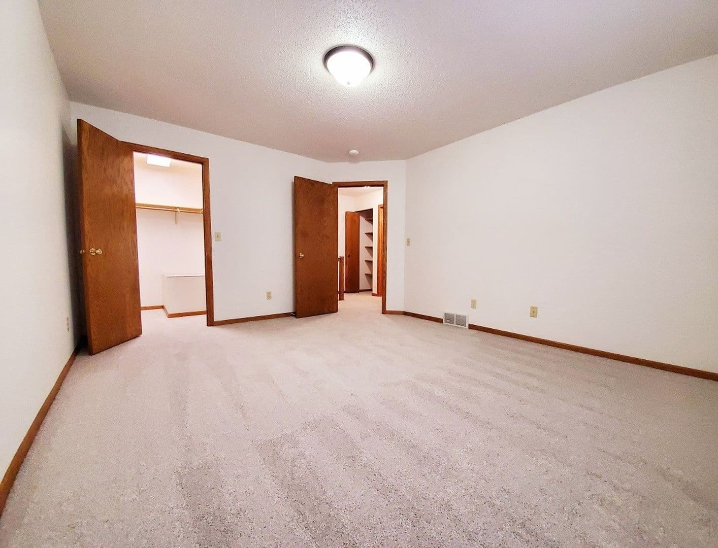 Fargo Apartment: 1735 34th Street Southwest