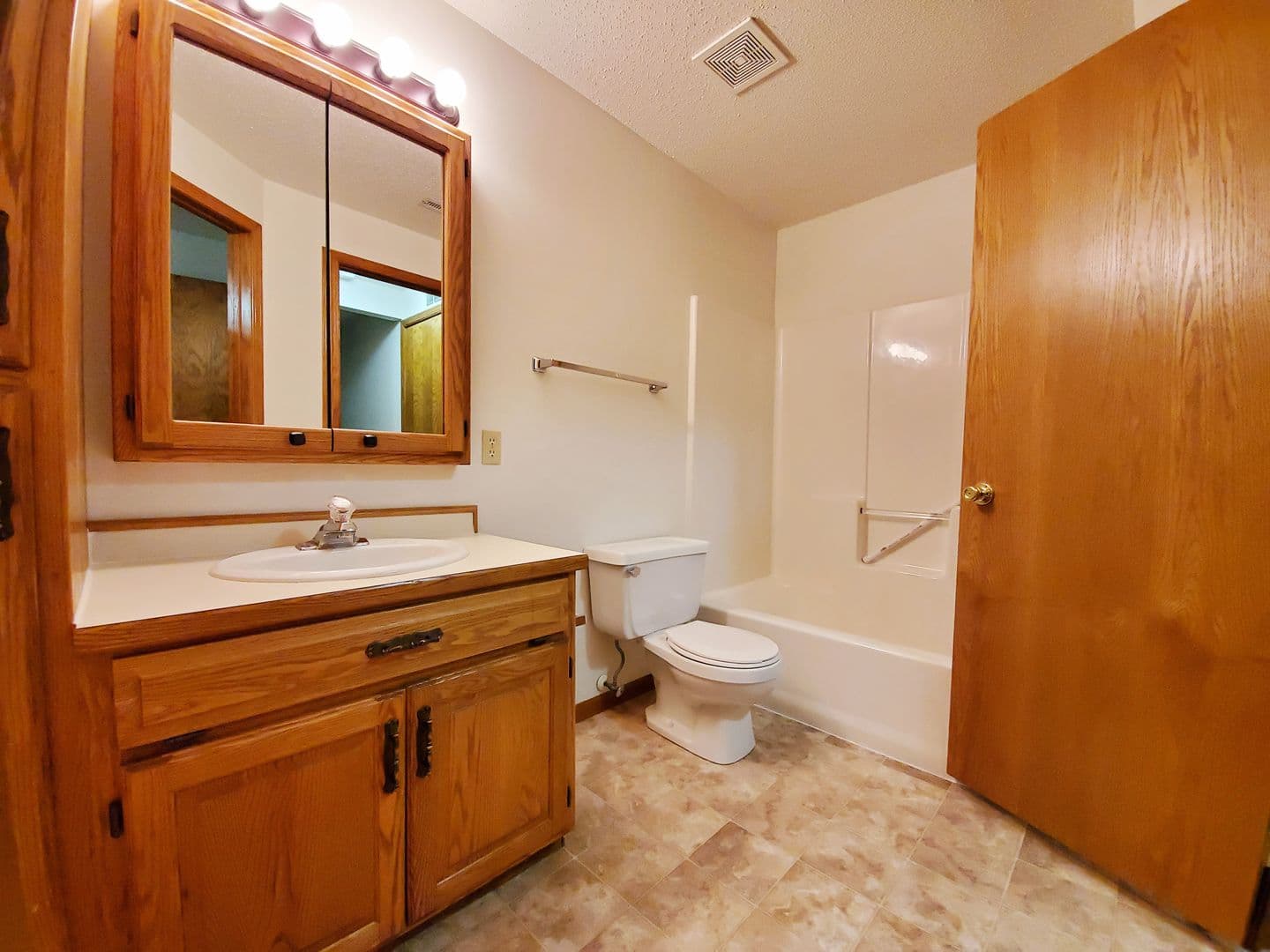 Fargo Apartment: 1722 35th Street Southwest