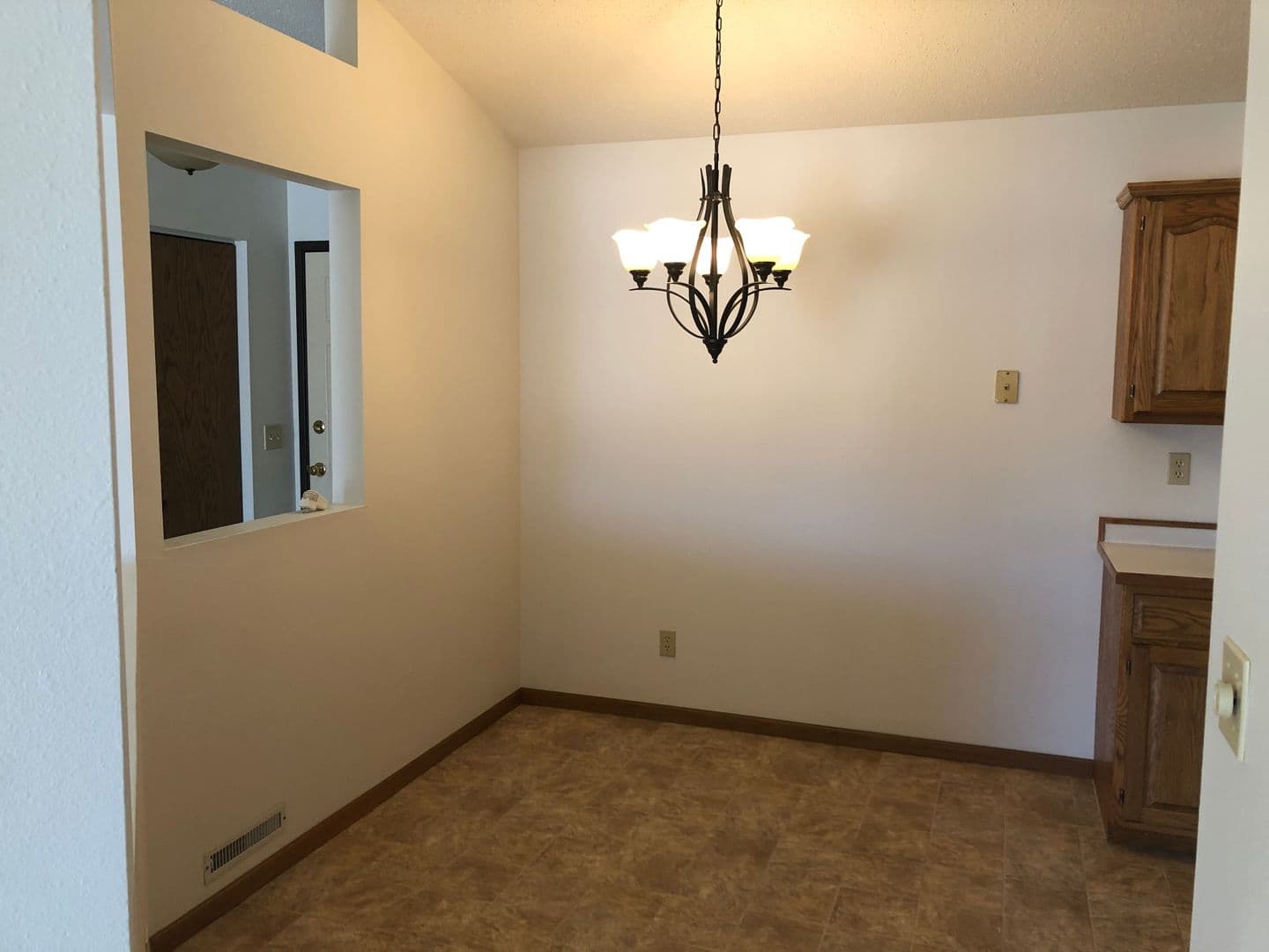 Fargo Apartment: 2826 15th Street South