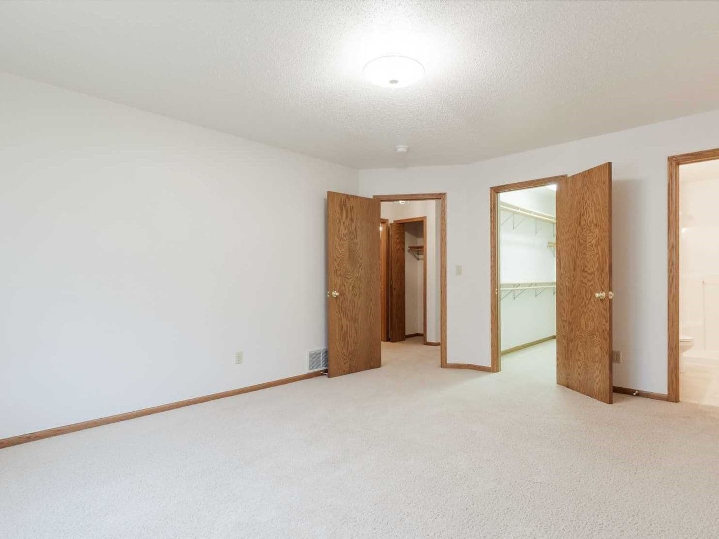 Fargo Apartment: 3055 40th Avenue Southwest
