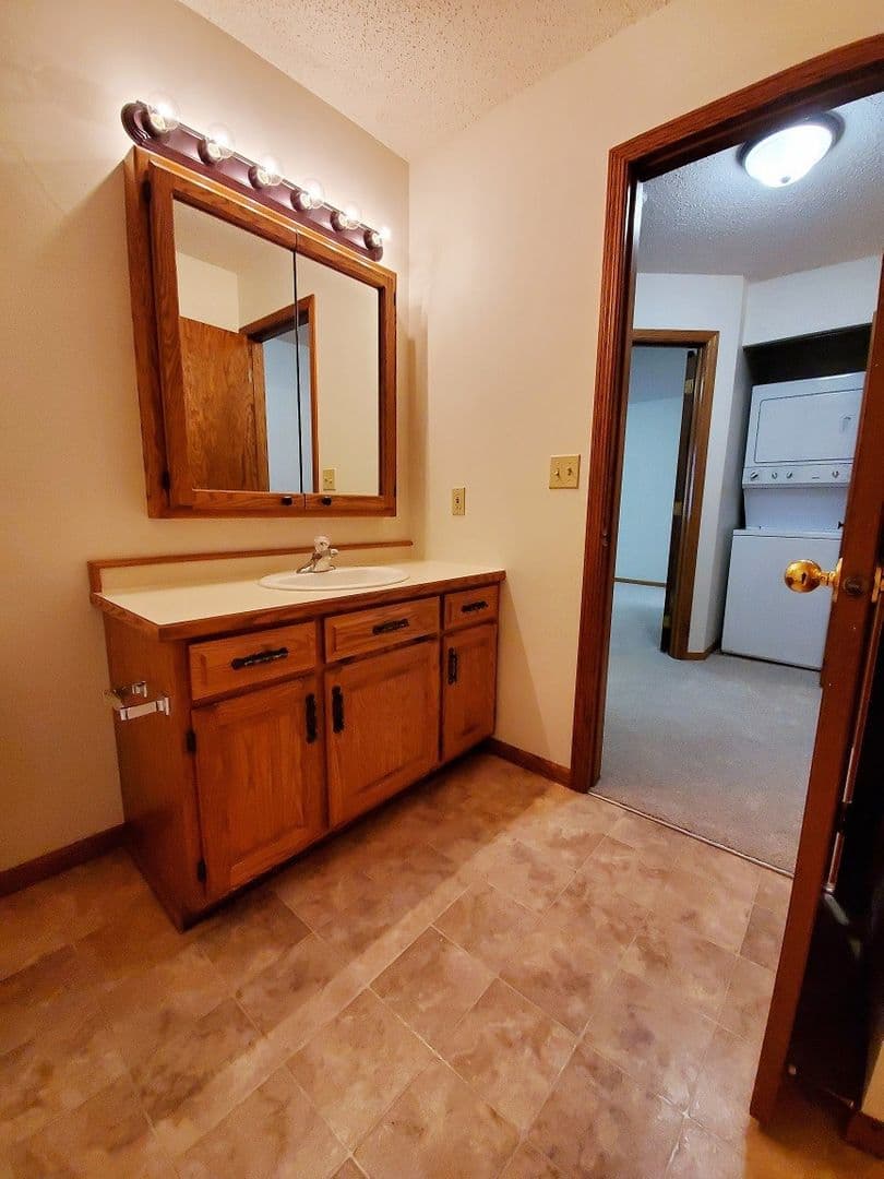 Fargo Apartment: 1735 34th Street Southwest