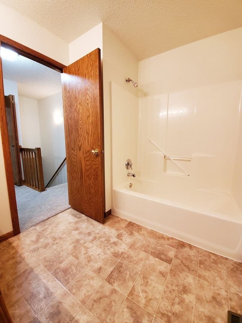 Fargo Apartment: 1735 34th Street Southwest