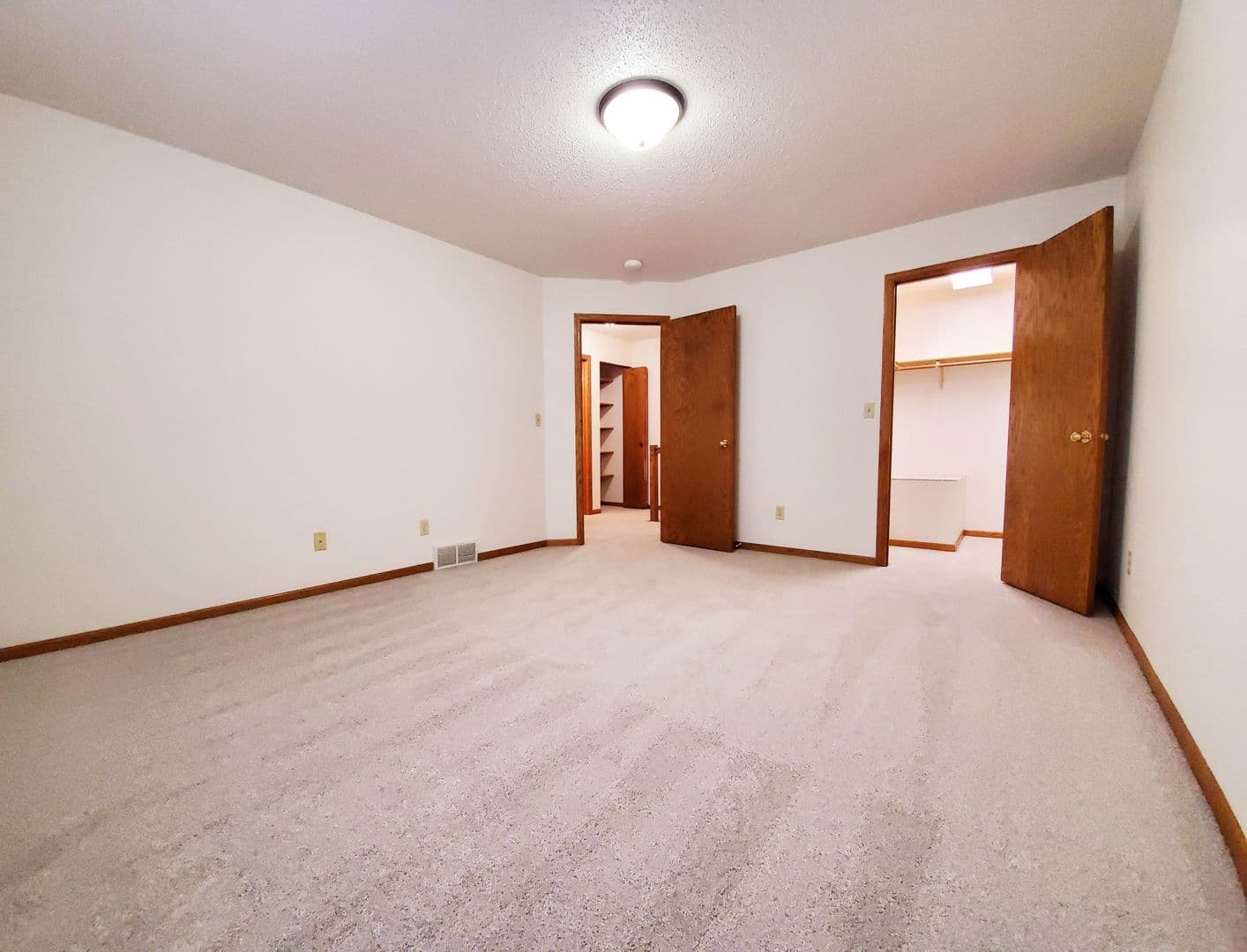 Fargo Apartment: 1722 35th Street Southwest