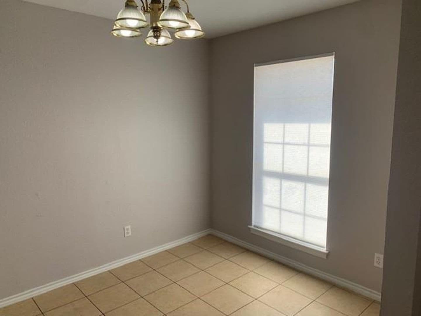 Decatur House: 506 Valleyridge Ct.