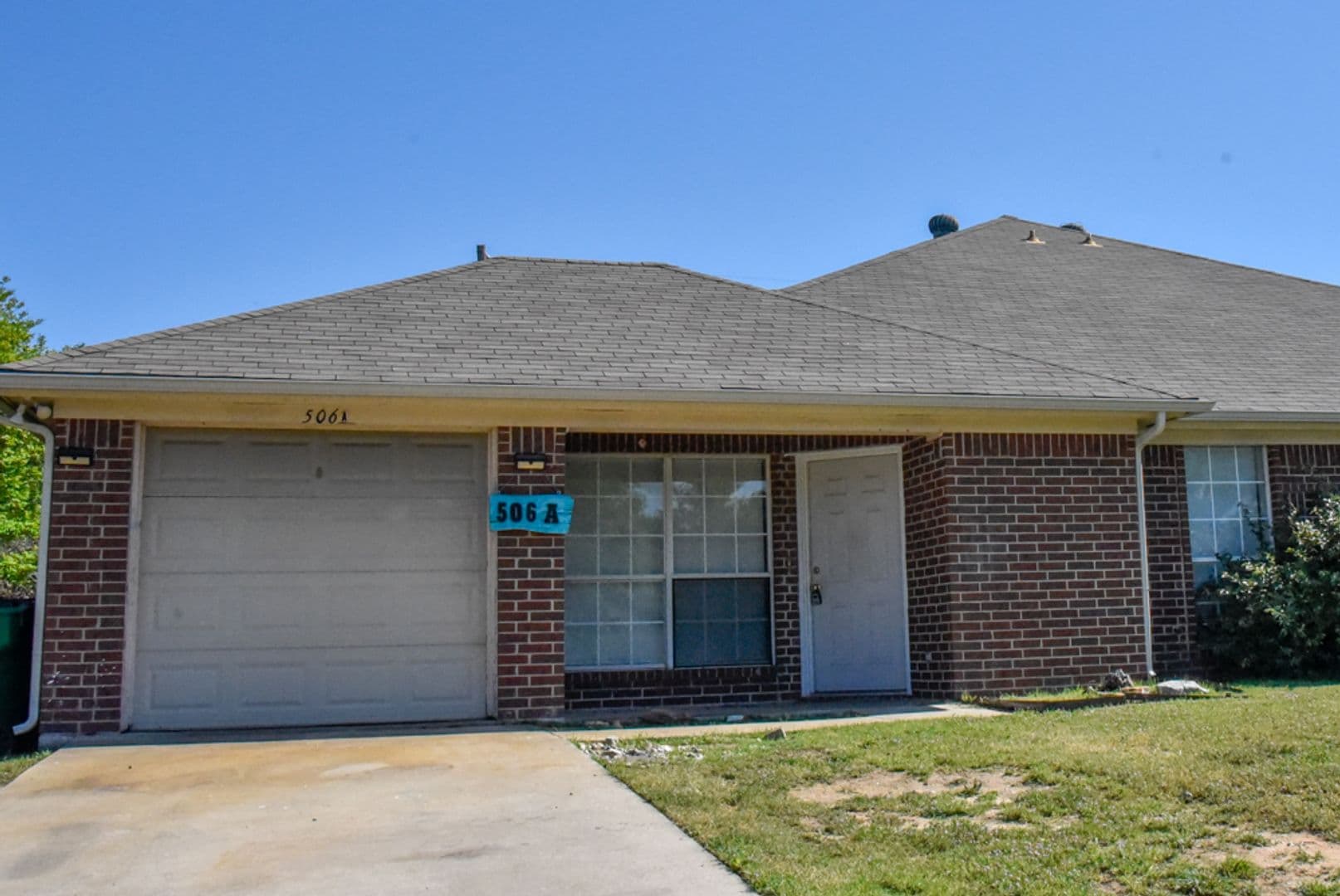 Decatur House: 506 Valleyridge Ct.