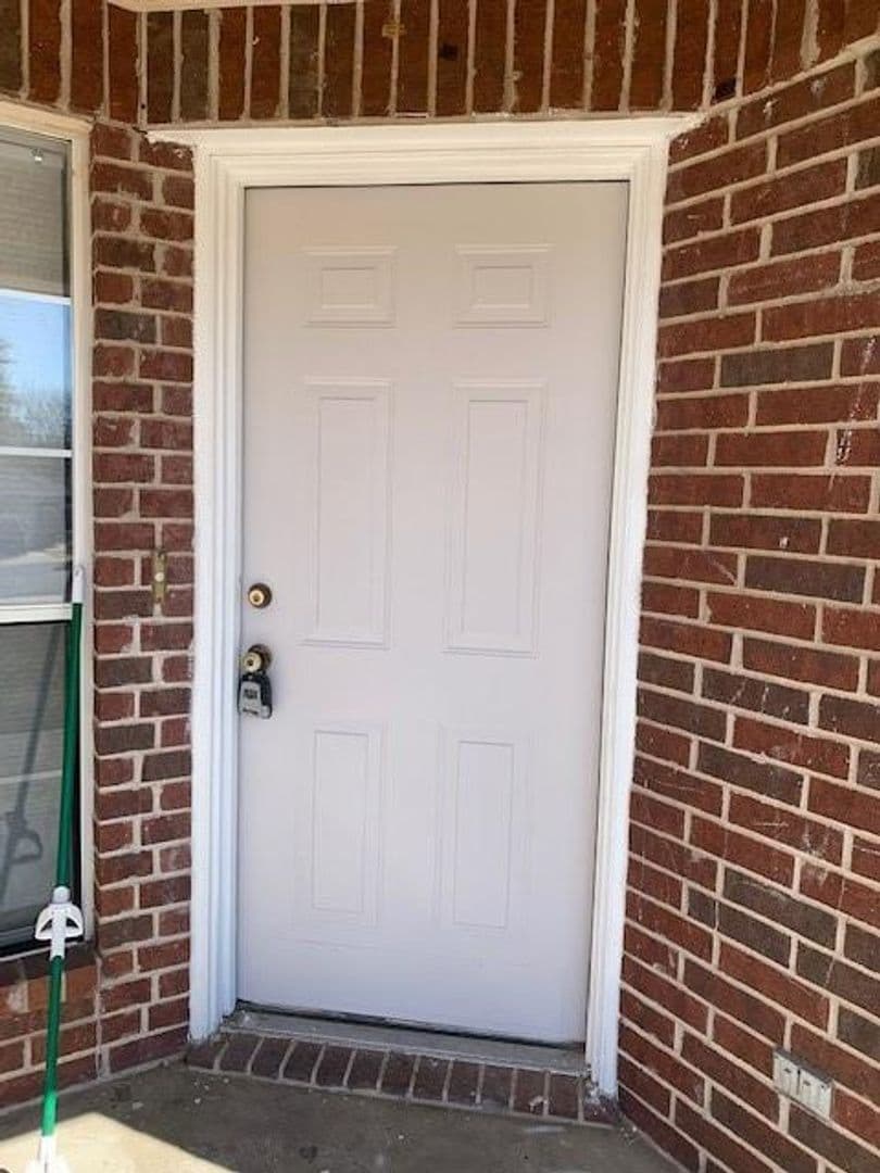 Decatur House: 506 Valleyridge Ct.