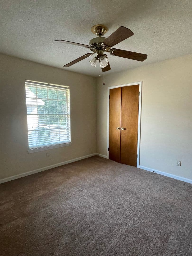 Columbia Apartment: Kilbourne Apartments units 9-12