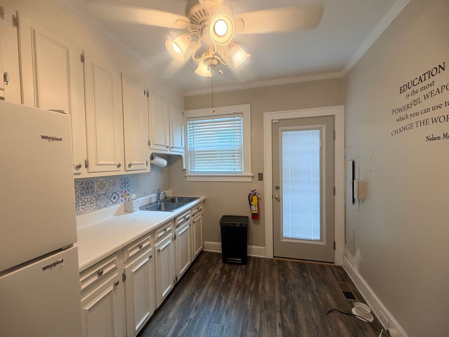 Columbia House: 1552 Sunnyside Dr