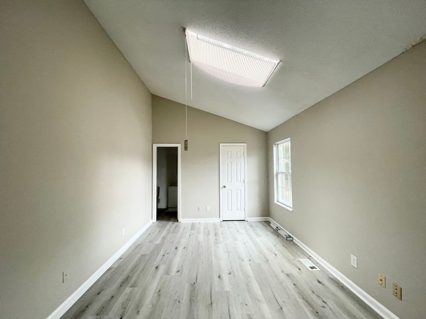 West Columbia Apartment: 119 Villa Court