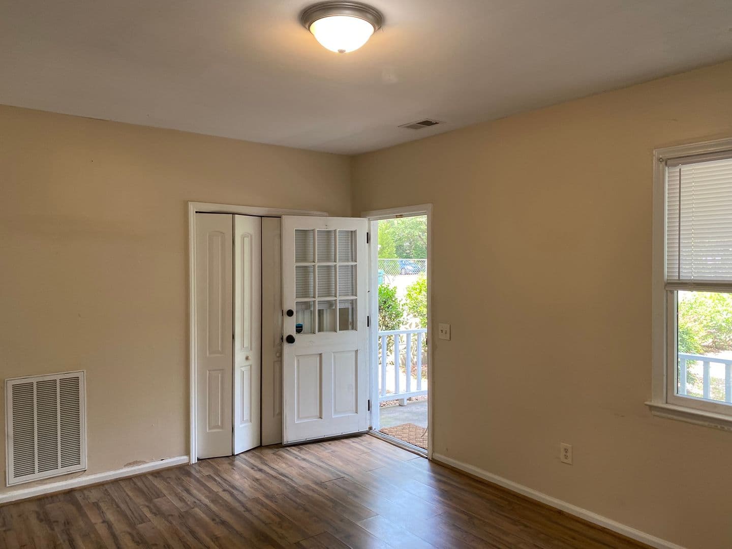 Columbia House: 3708 Harvard Ave