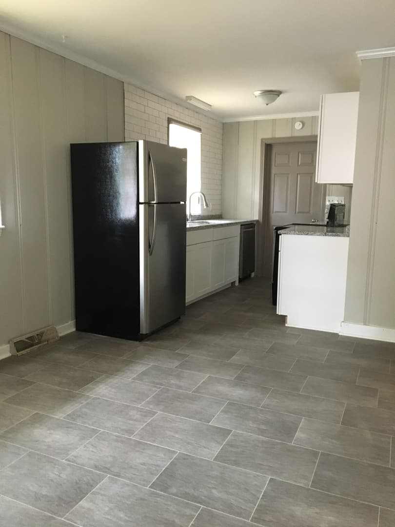 Columbia House: 2707 Holt Drive