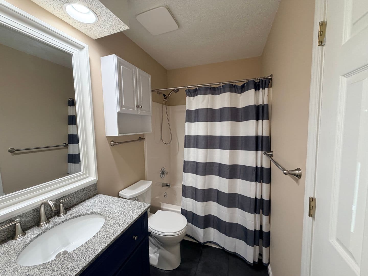 Columbia Townhome: 54 Coach Trail Ln