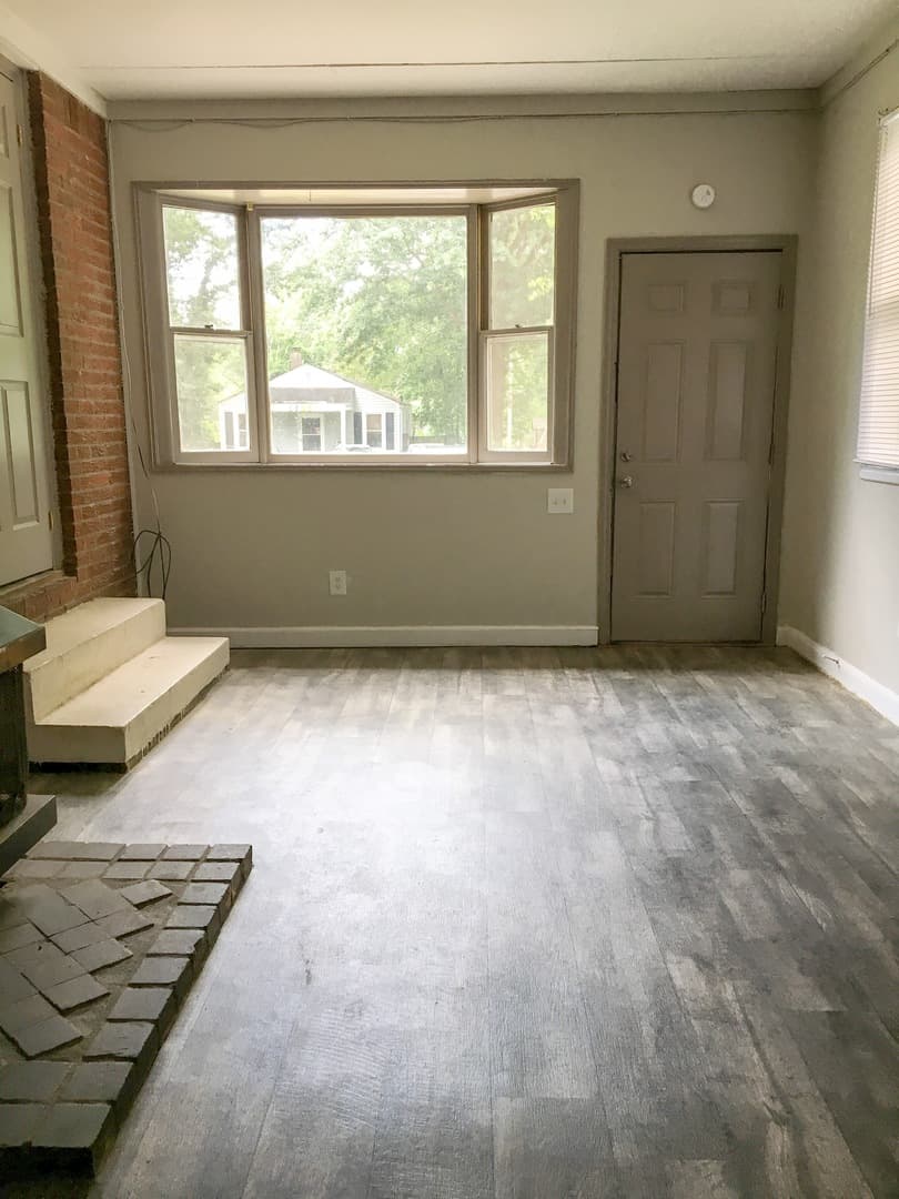 Columbia House: 2707 Holt Drive