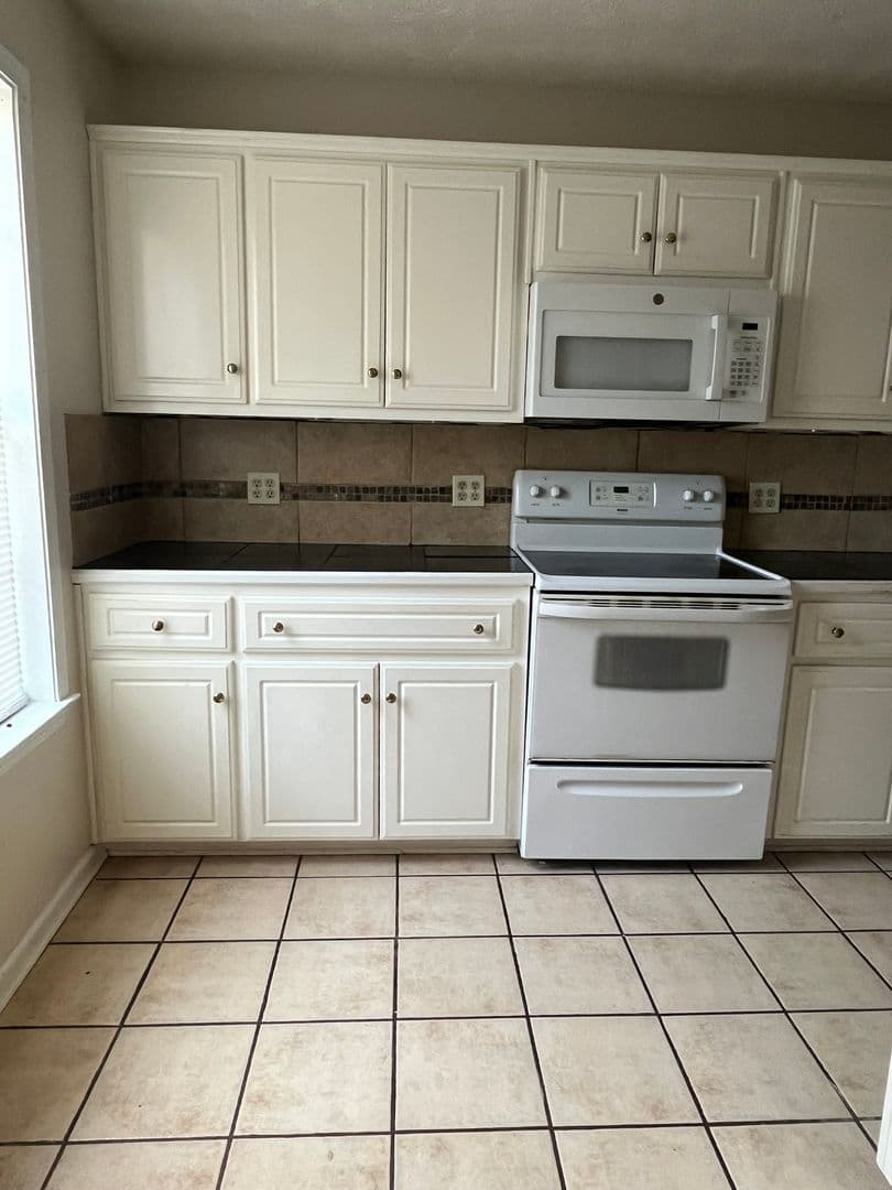 Lexington House: 153 Waverly Point Drive