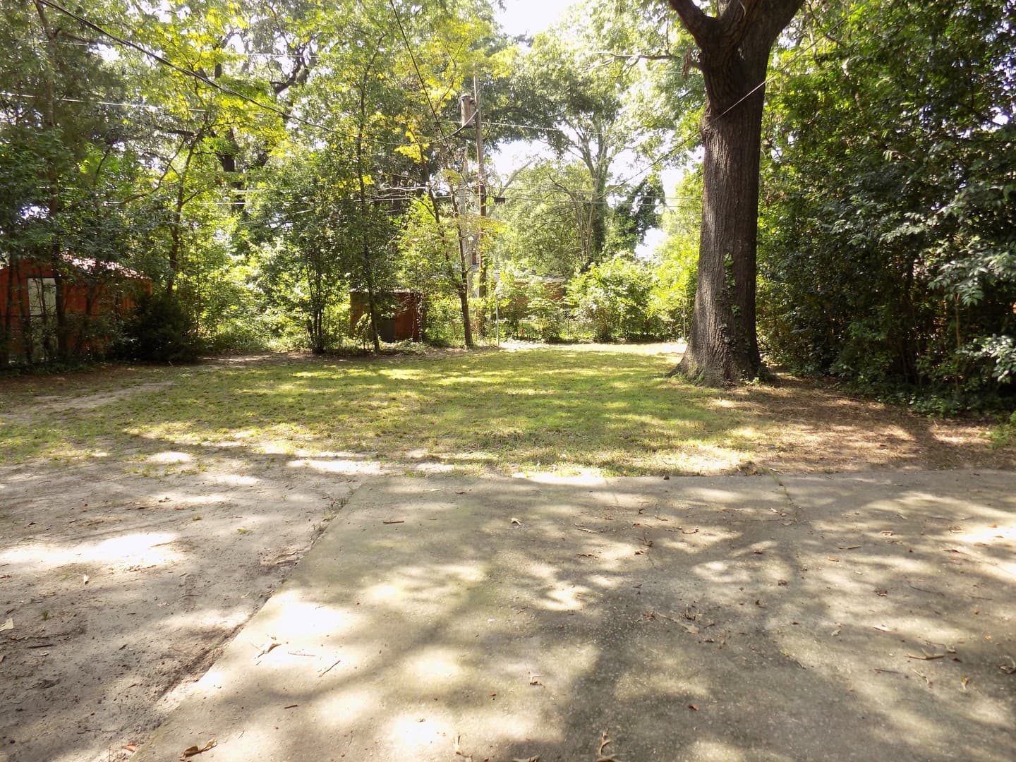 Columbia House: 507 Dogwood Street