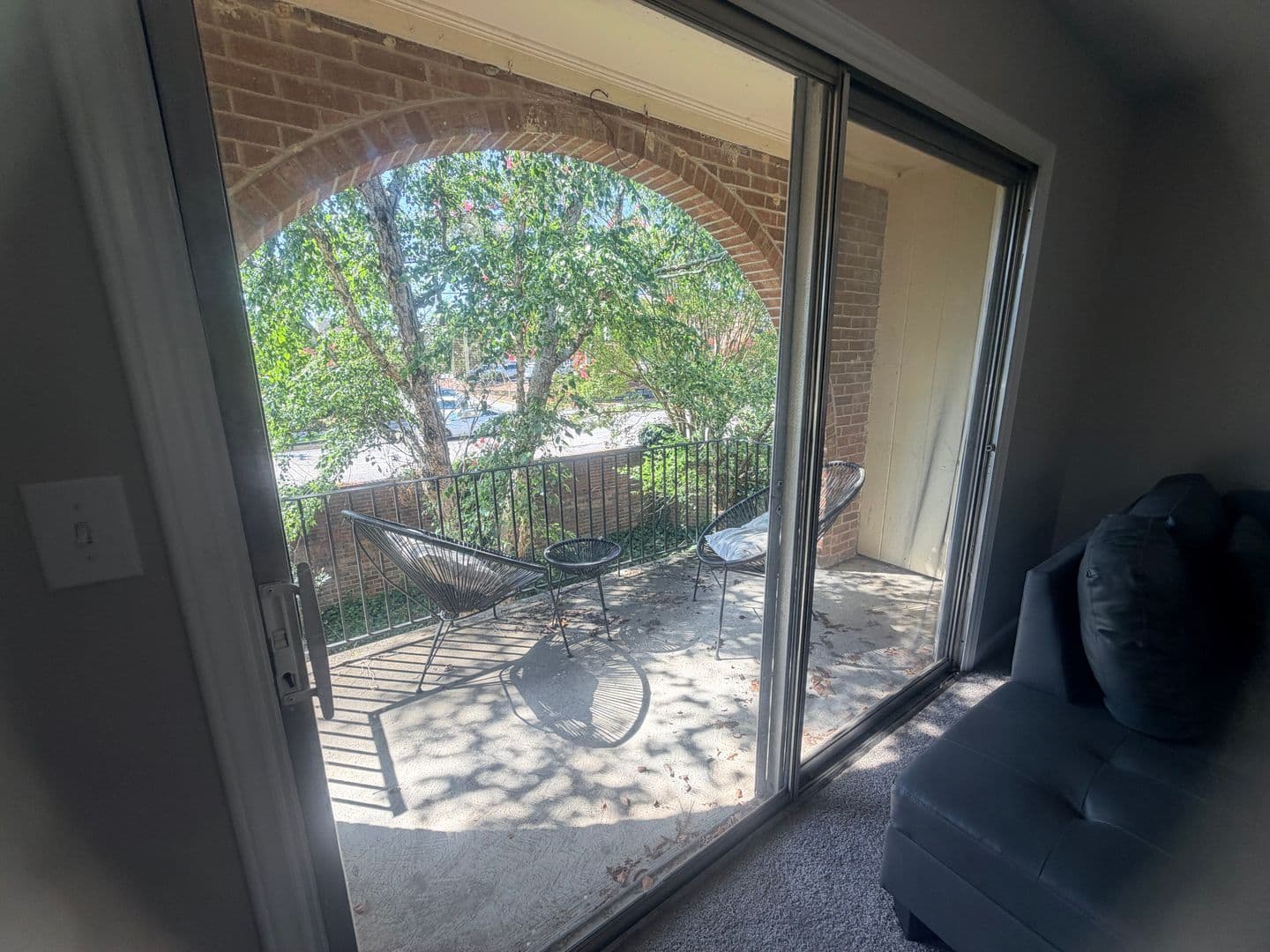 Columbia Condo: 5516 Lakeshore Drive
