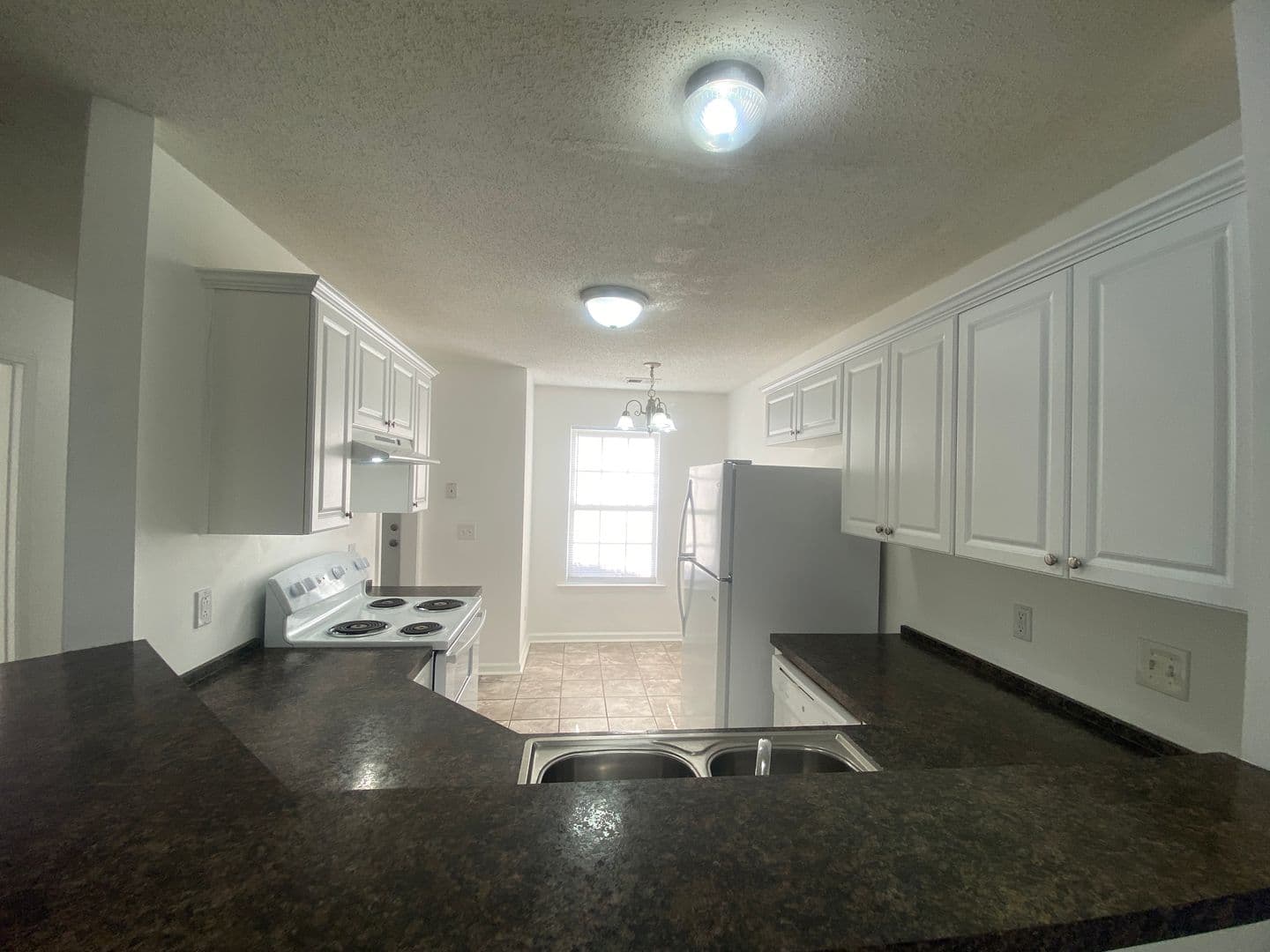 Columbia Apartment: 1852 Horseshoe Dr