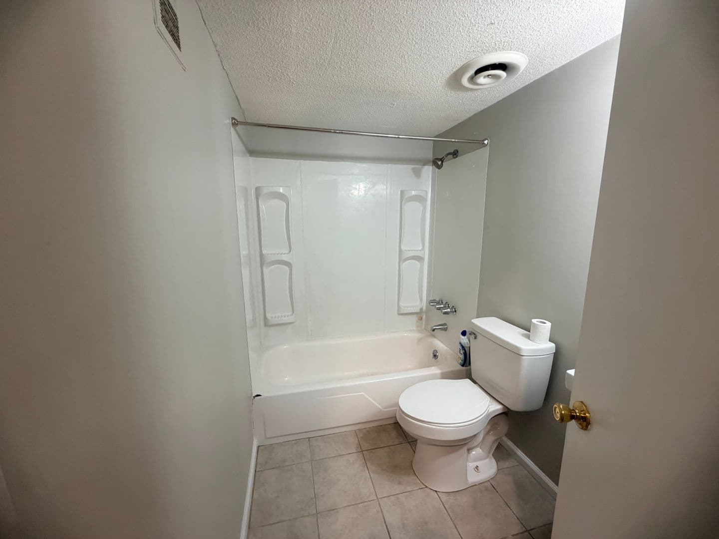 Columbia Condo: 5516 Lakeshore Drive