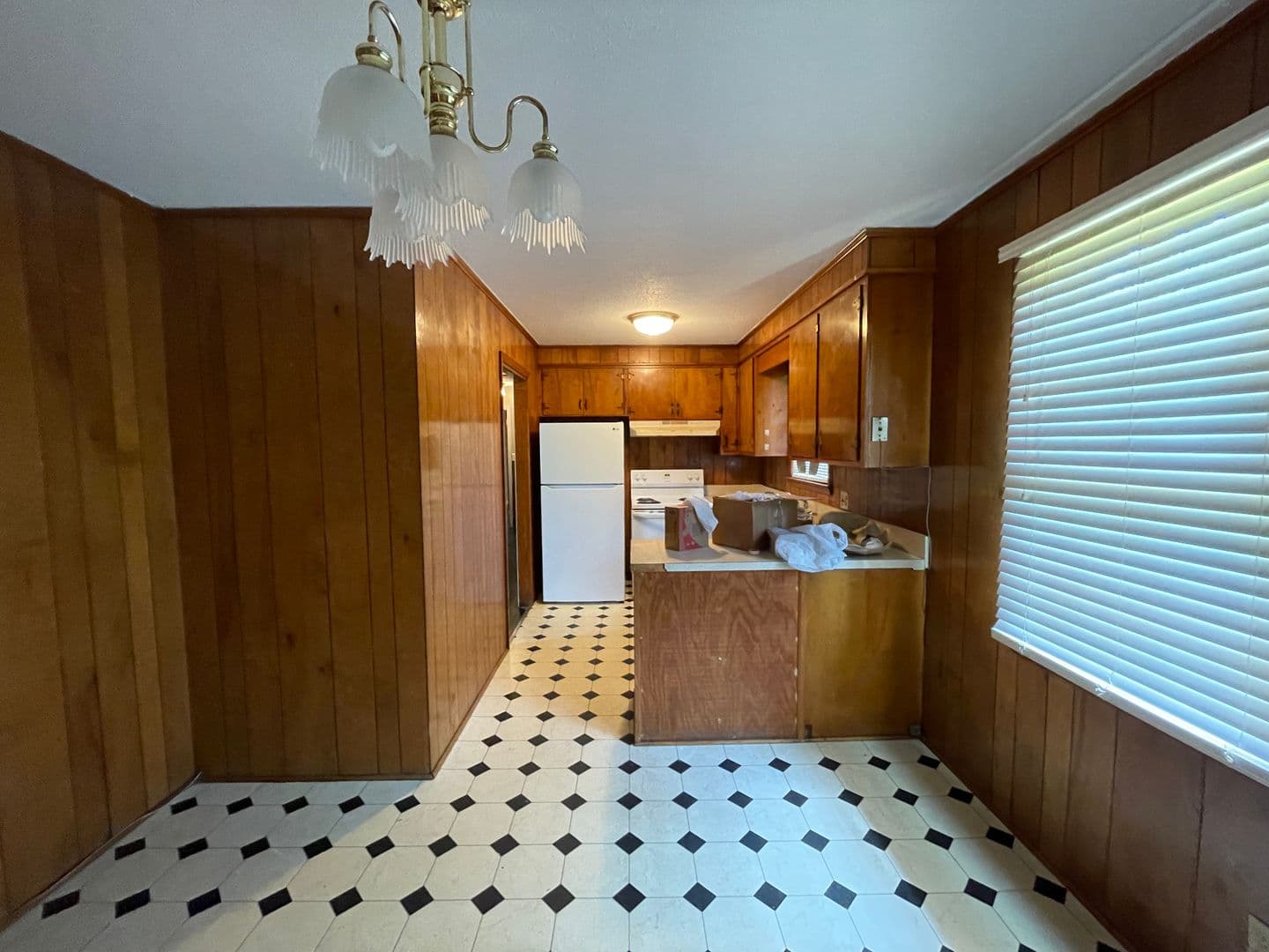 Columbia House: 6524 Camelot St