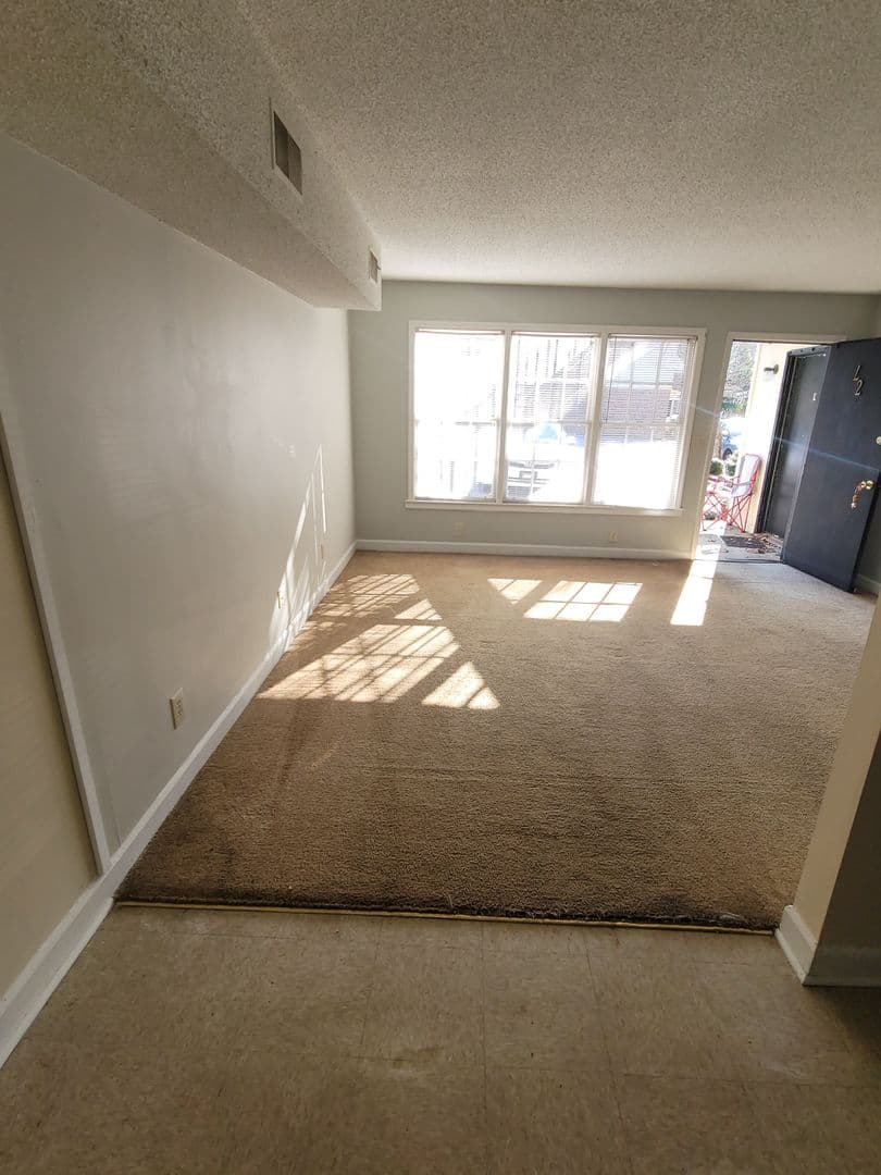 Columbia Apartment: 1431 Aralia Dr. L1-L4
