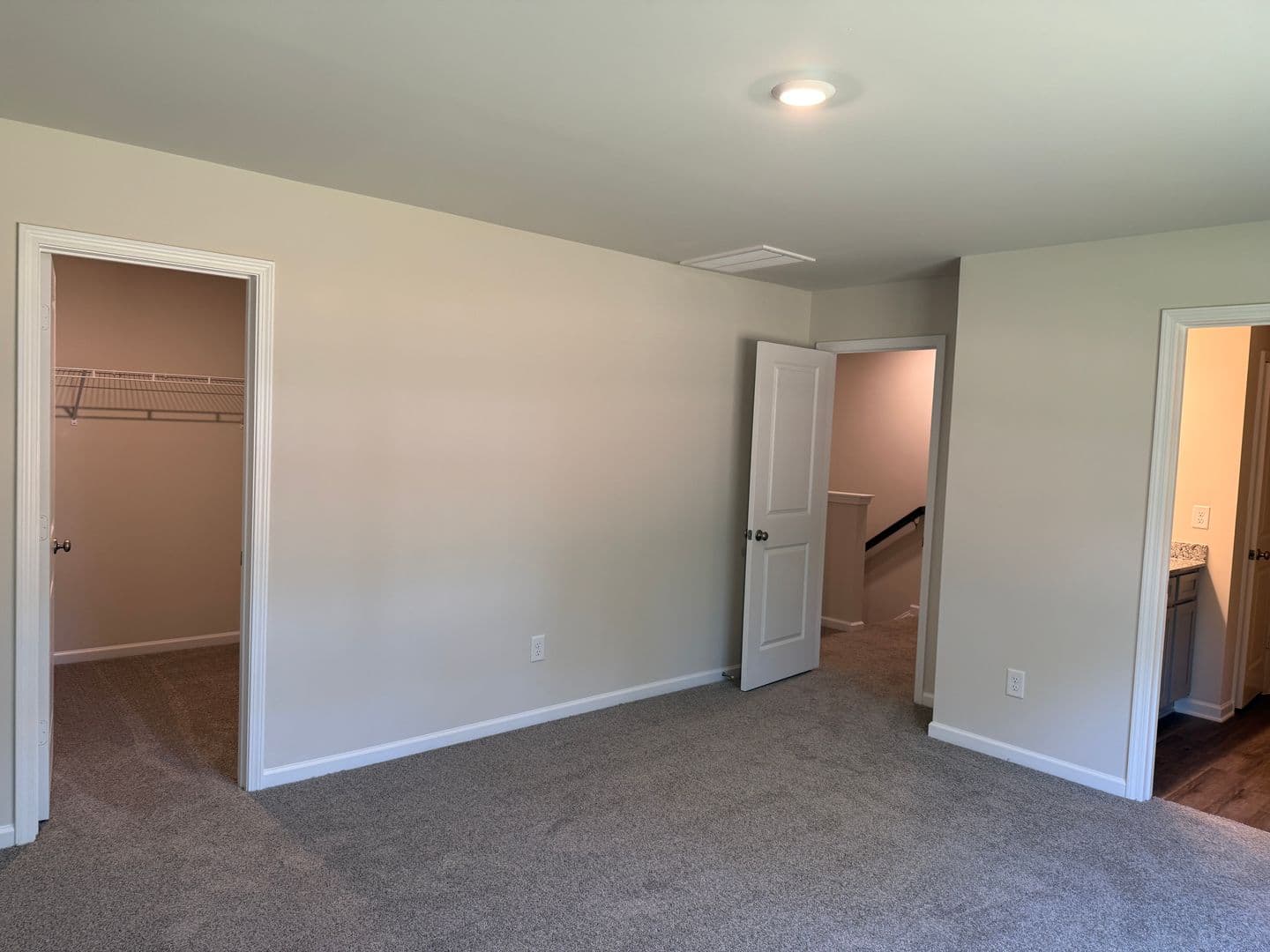 Lexington House: 317 S Lake Ct