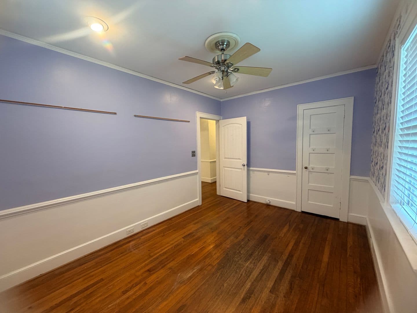 Columbia House: 1552 Sunnyside Dr