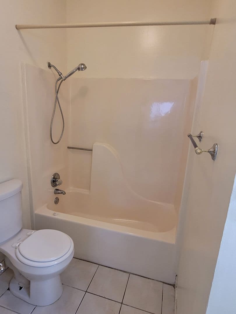 Columbia Condo: 100 Brighton Hill Circle 7A