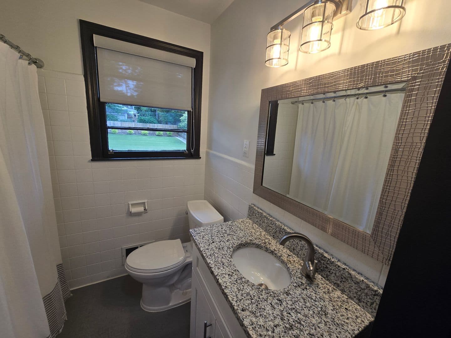 Columbia House: 2534 Forest Dr