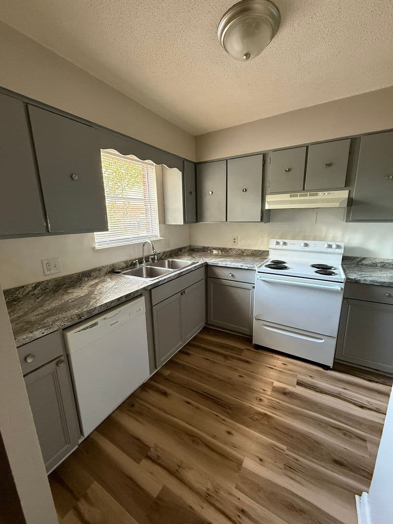 Columbia Apartment: 1432 Aralia Dr. A-C