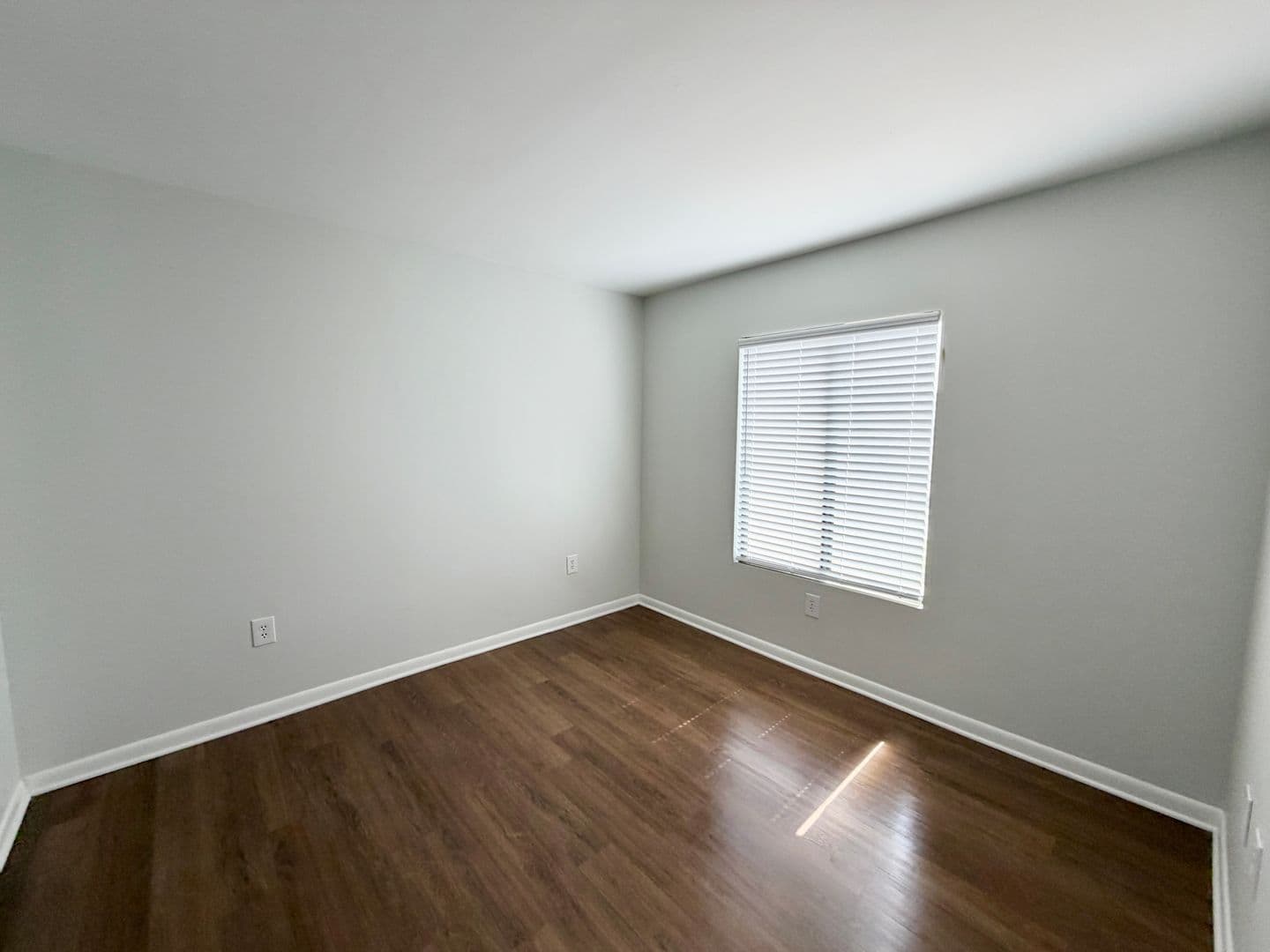 Columbia Condo: 1600 Park Circle #517