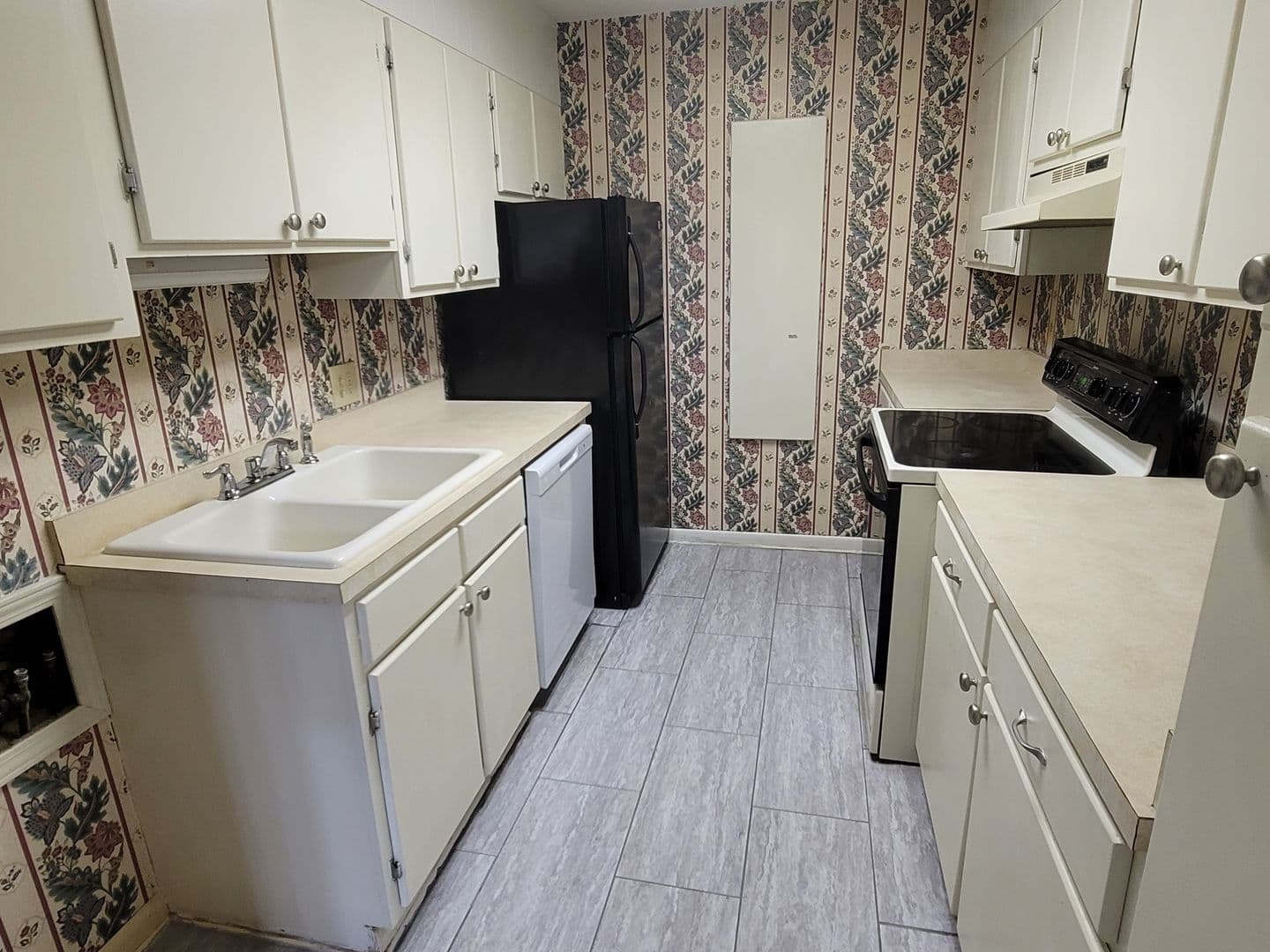 Columbia Condo: 1704 Ashford Lane