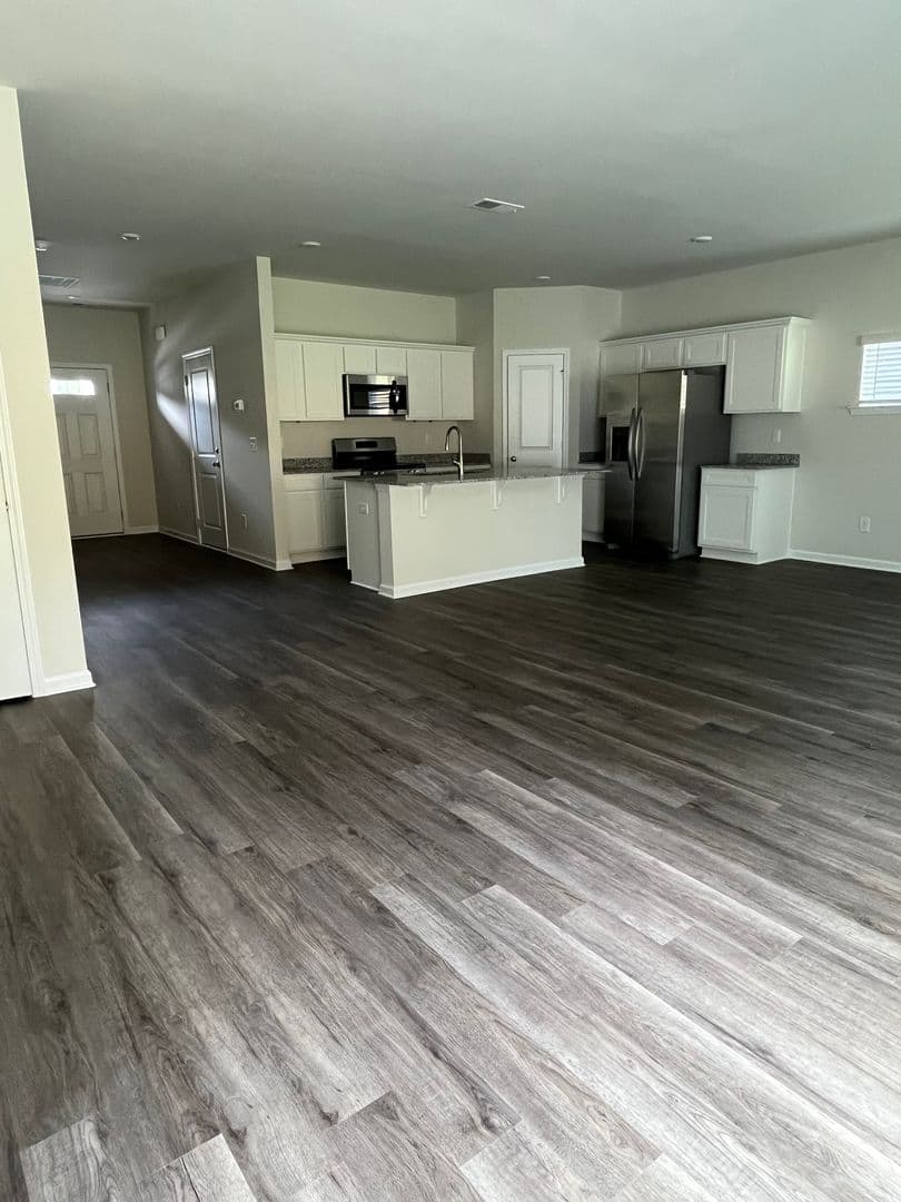 Lexington House: 315 S. Lake Ct