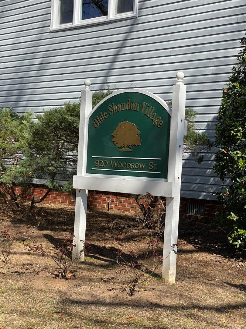 Columbia House: 920 Woodrow Street Apt. 5