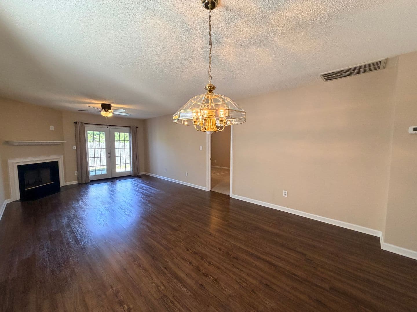 Columbia Townhome: 54 Coach Trail Ln