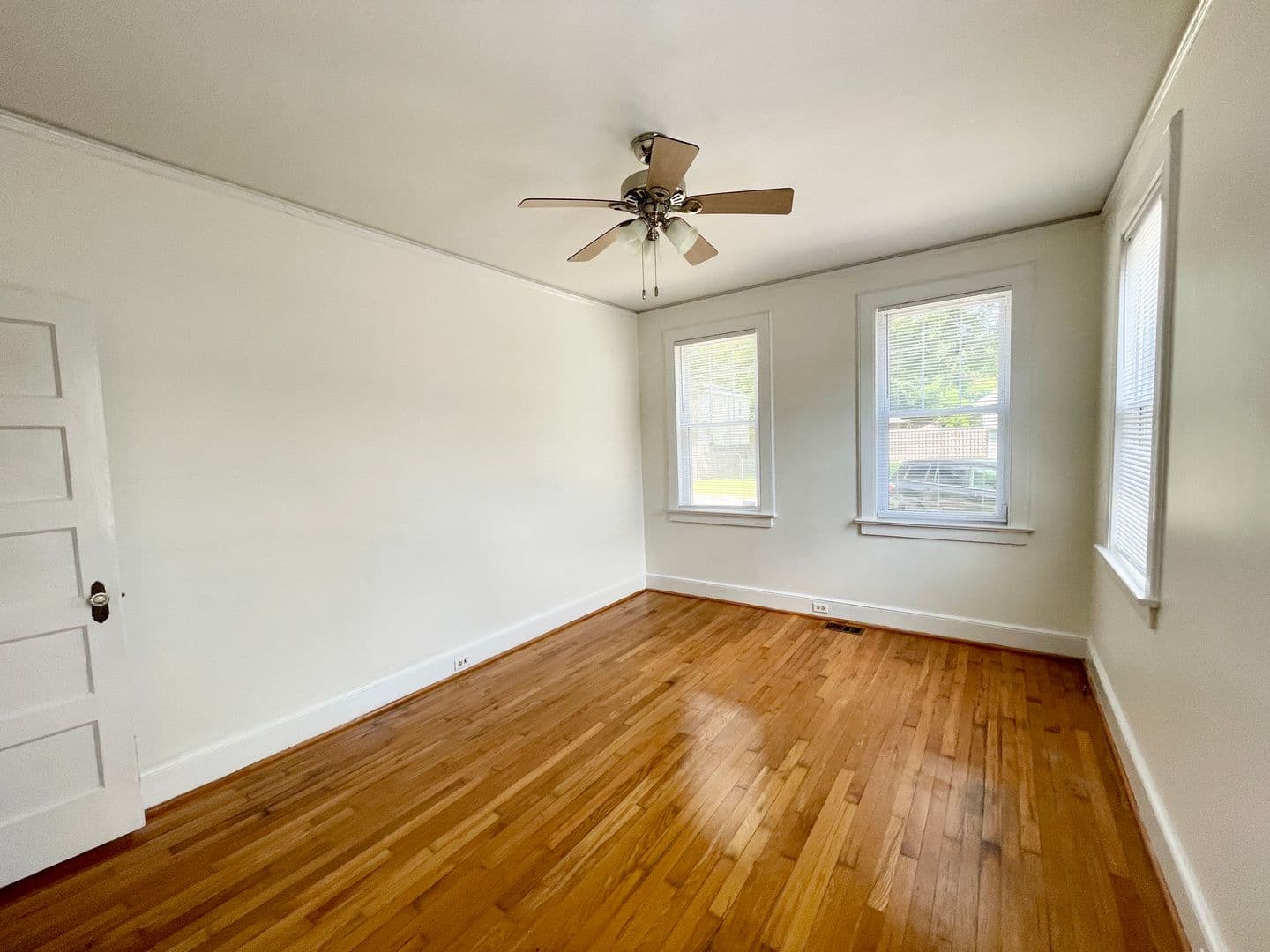 Columbia Apartment: 2213-2215 Rosewood Drive