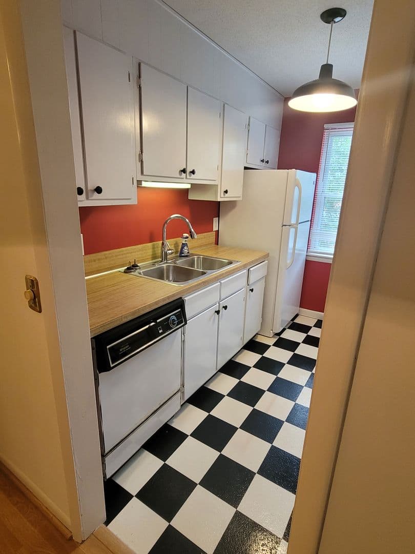 Columbia Condo: 544 Wimbledon Ct
