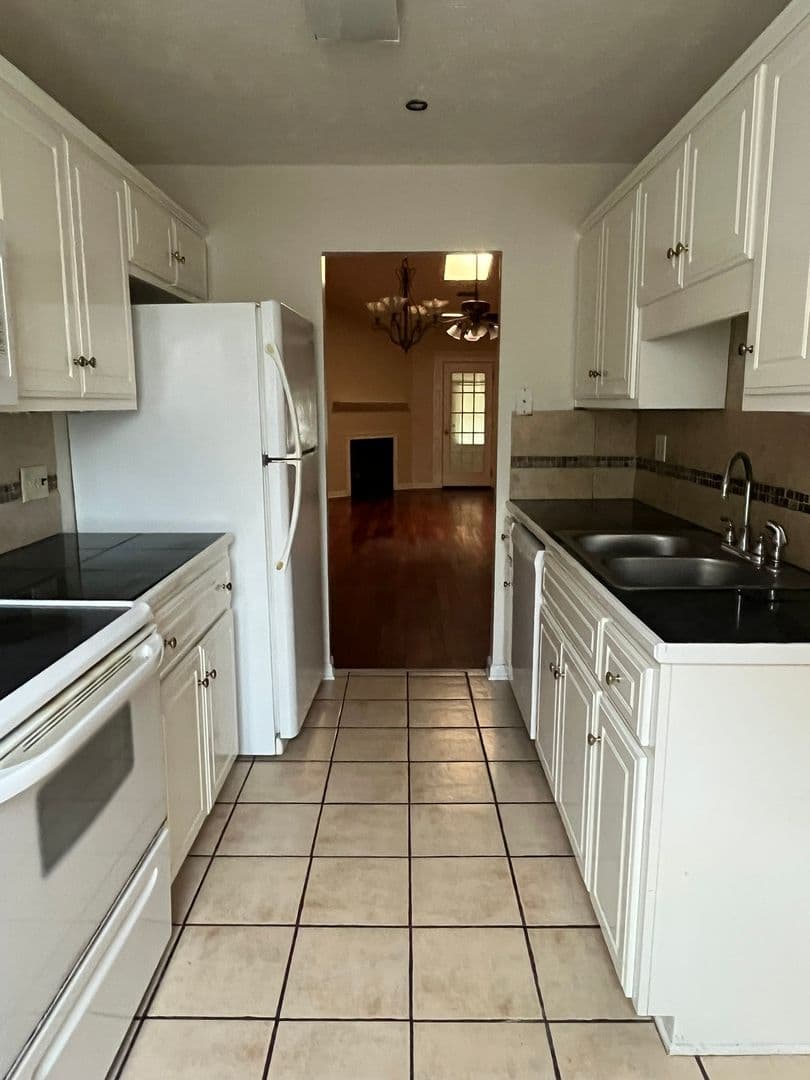 Lexington House: 153 Waverly Point Drive