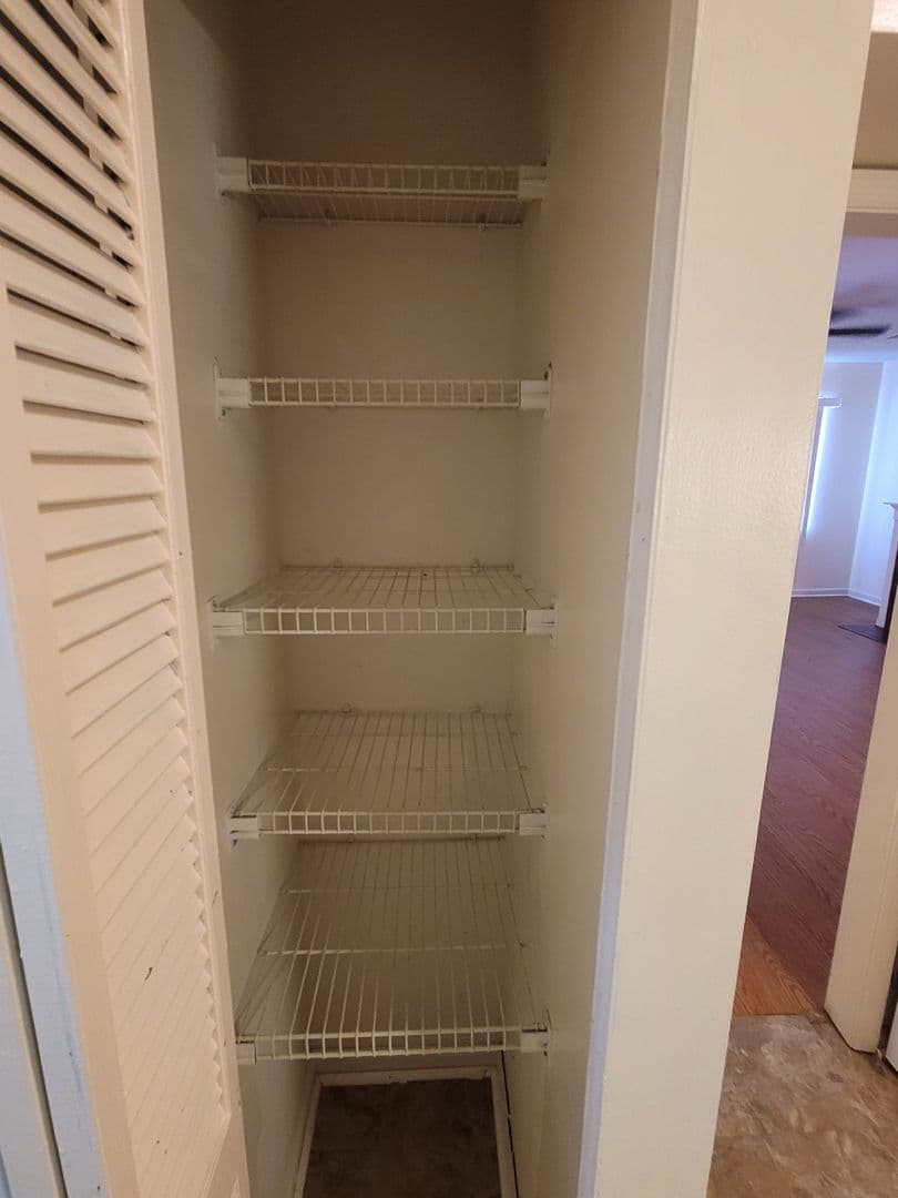 Columbia Condo: 100 Brighton Hill Circle 7A