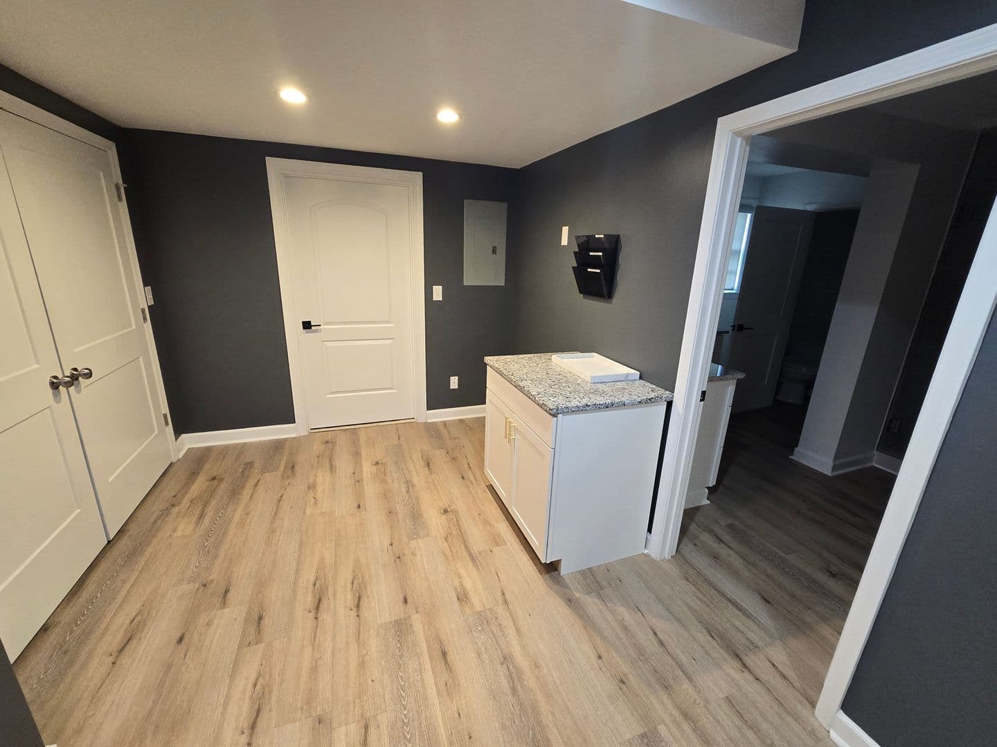 Columbia House: 2534 Forest Dr