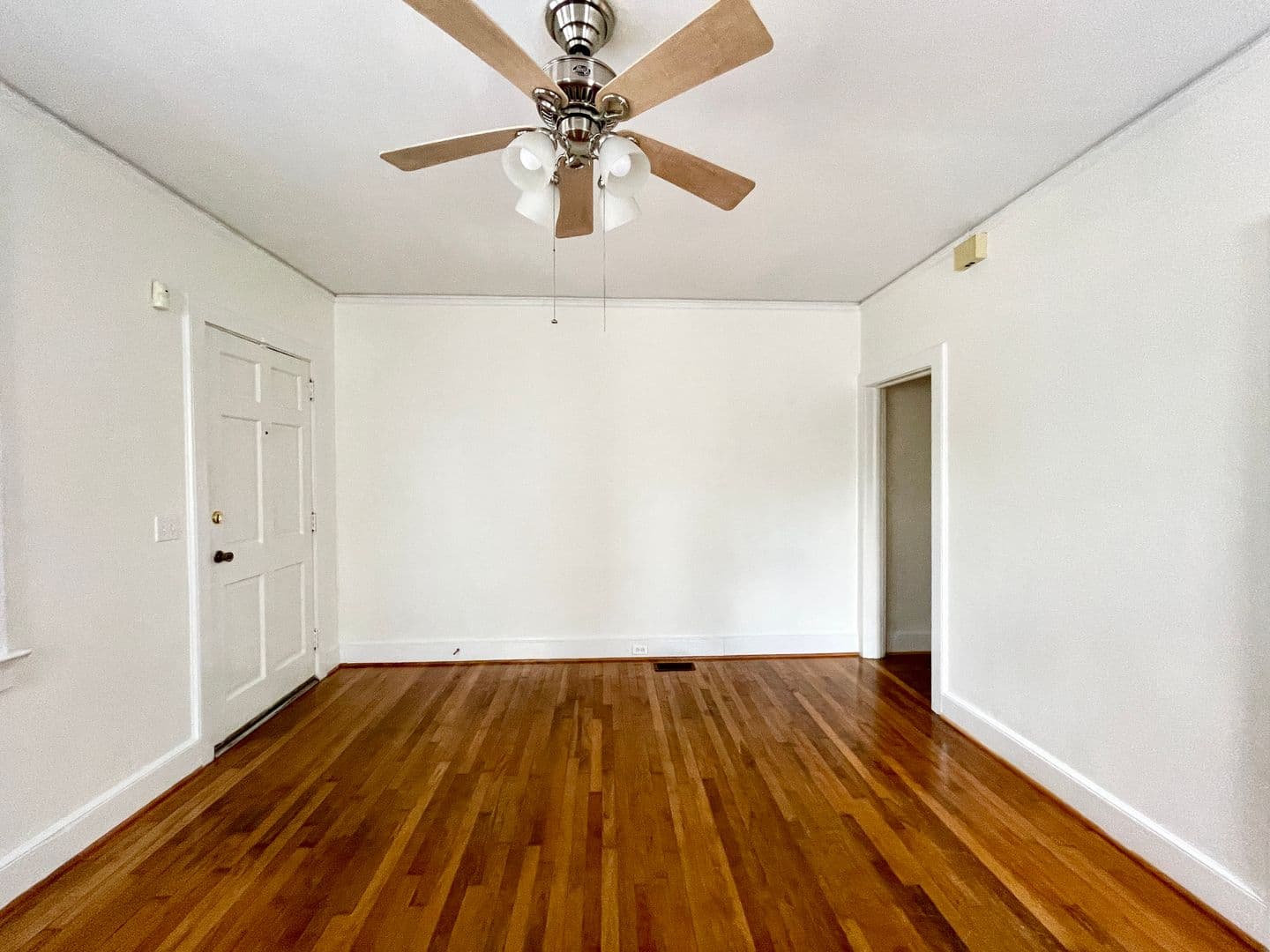 Columbia Apartment: 2213-2215 Rosewood Drive