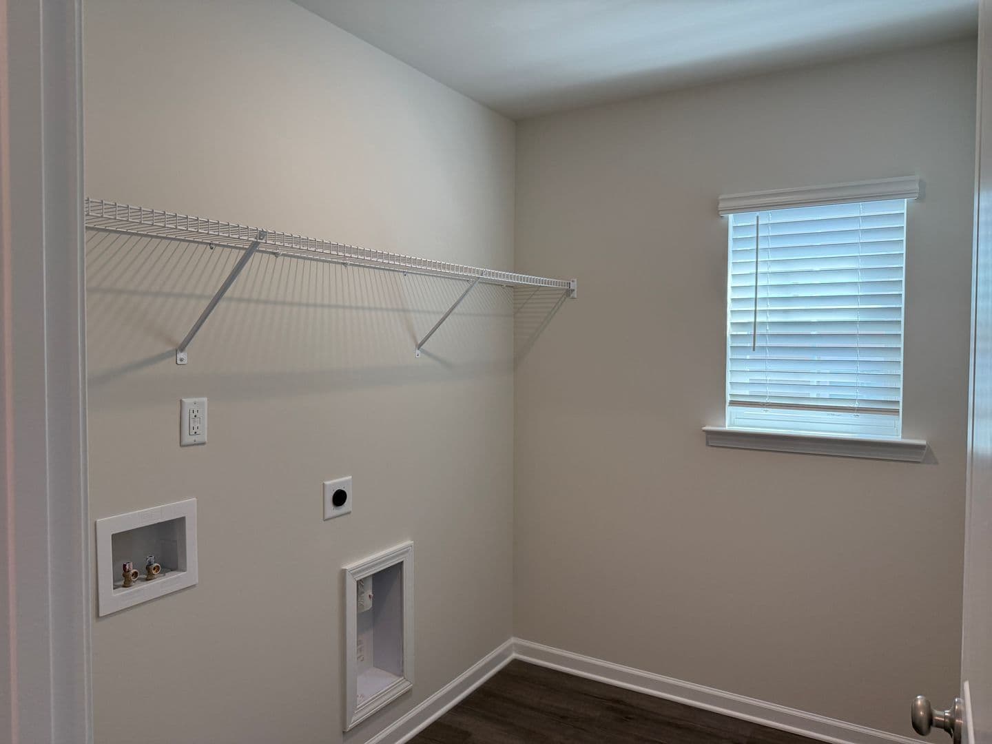 Lexington House: 317 S Lake Ct