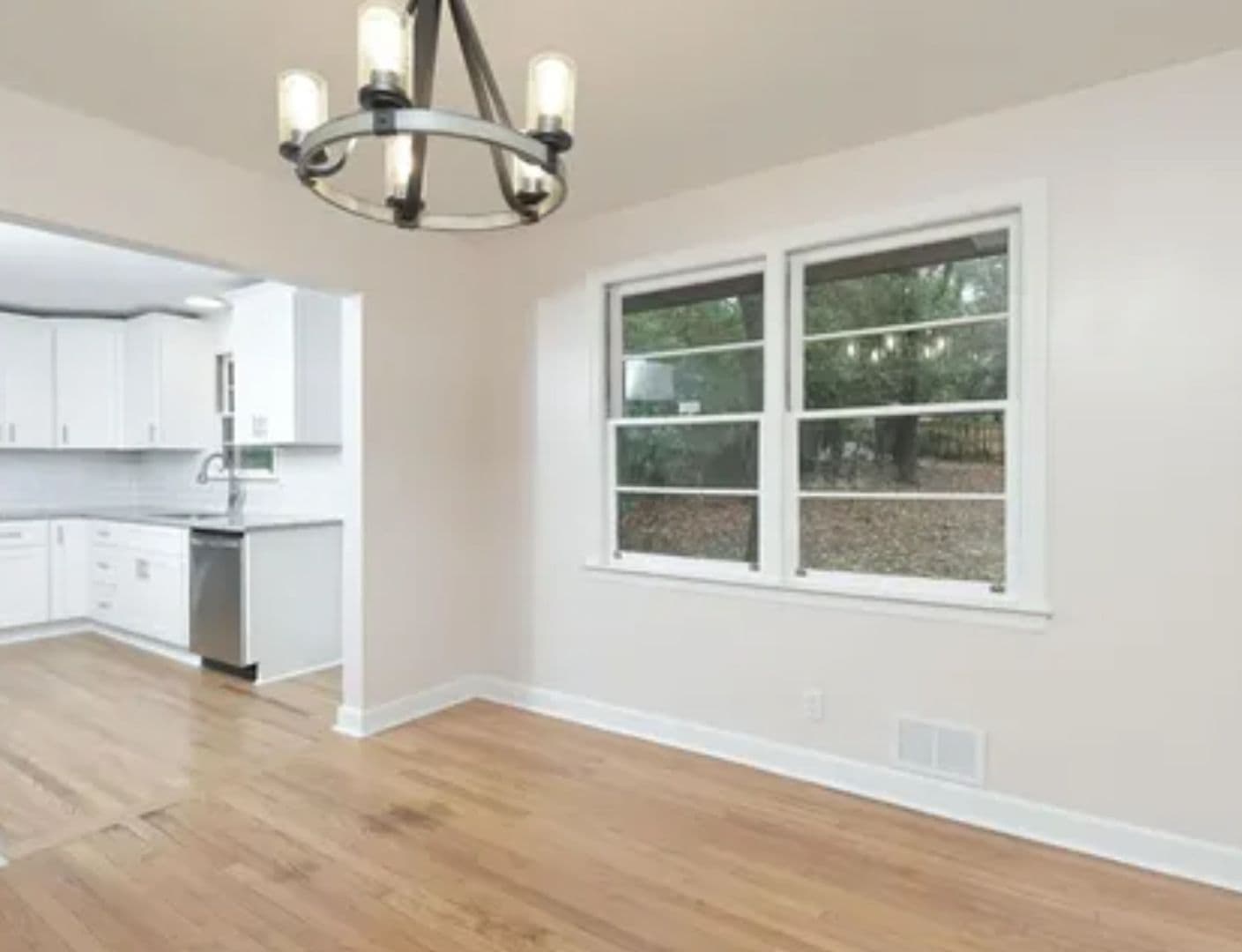 Columbia House: 2534 Forest Dr