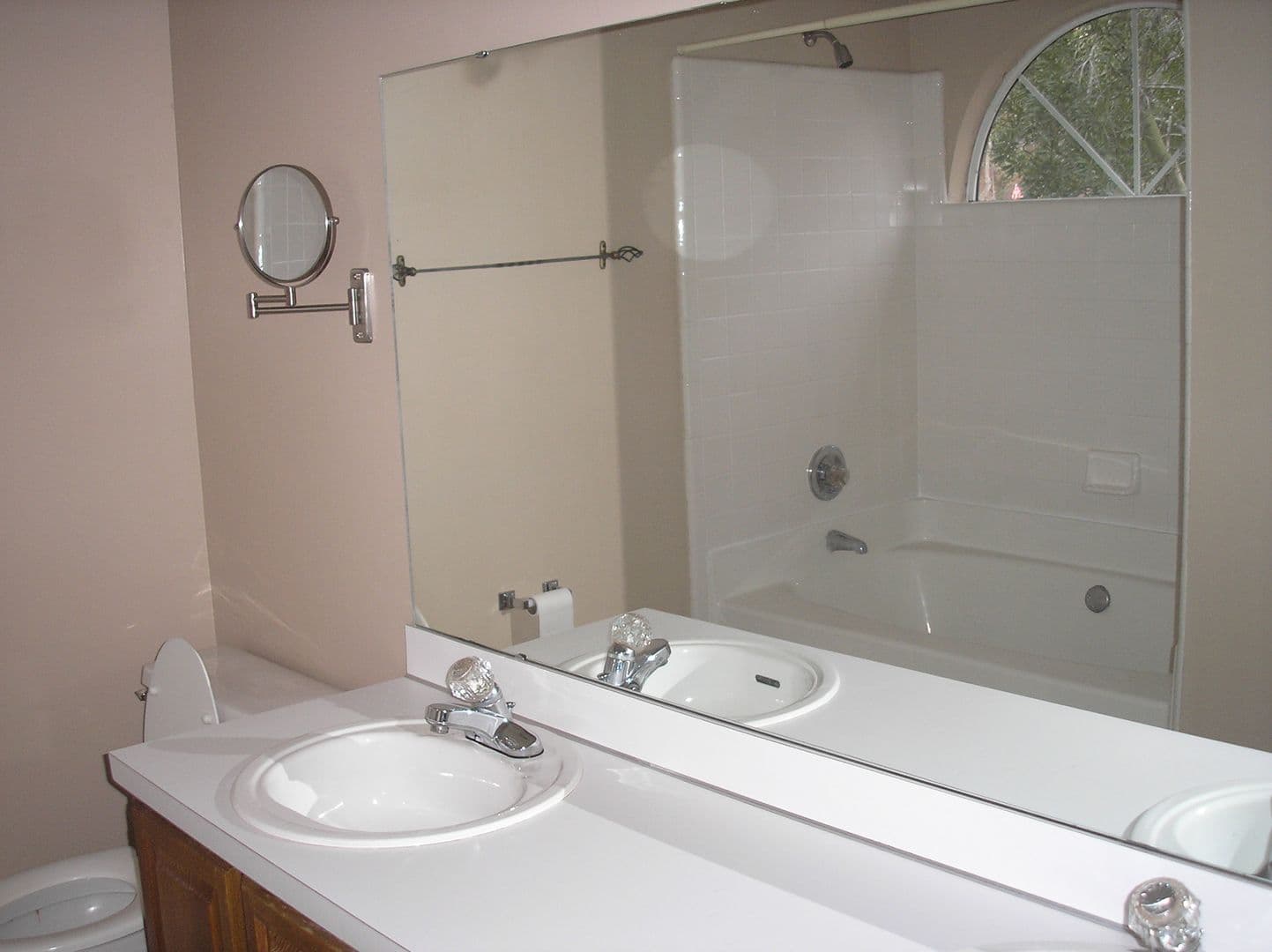 Lexington House: 414 Saddlebrooke Rd