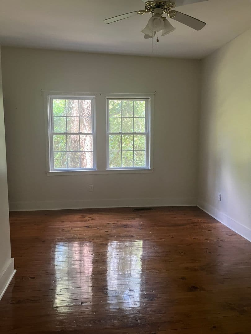 Lexington House: 123 Pond Drive