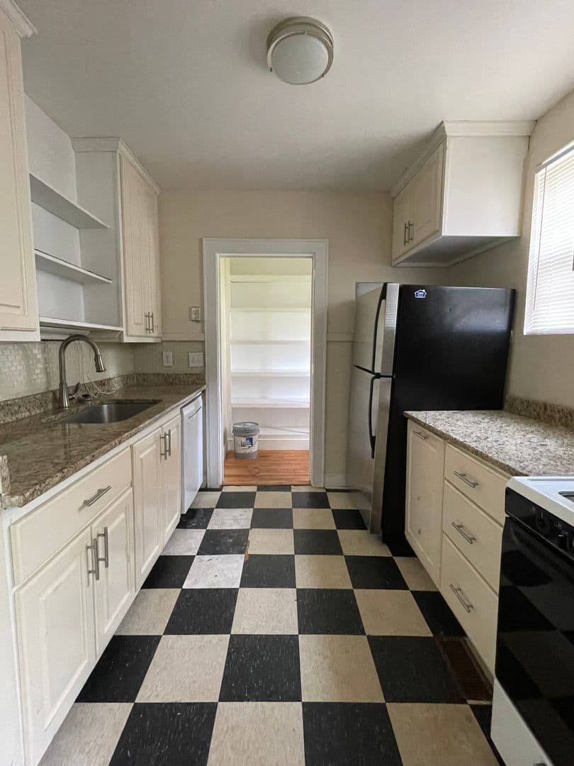 Columbia House: 420 Virginia Street
