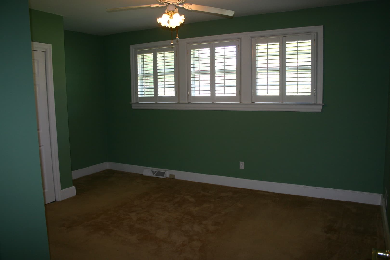Columbia House: 1116 Deerwood Street