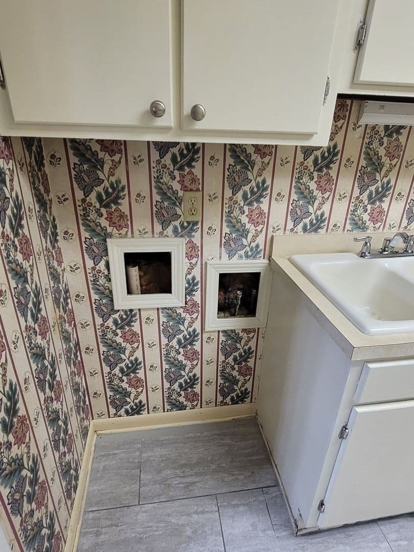Columbia Condo: 1704 Ashford Lane
