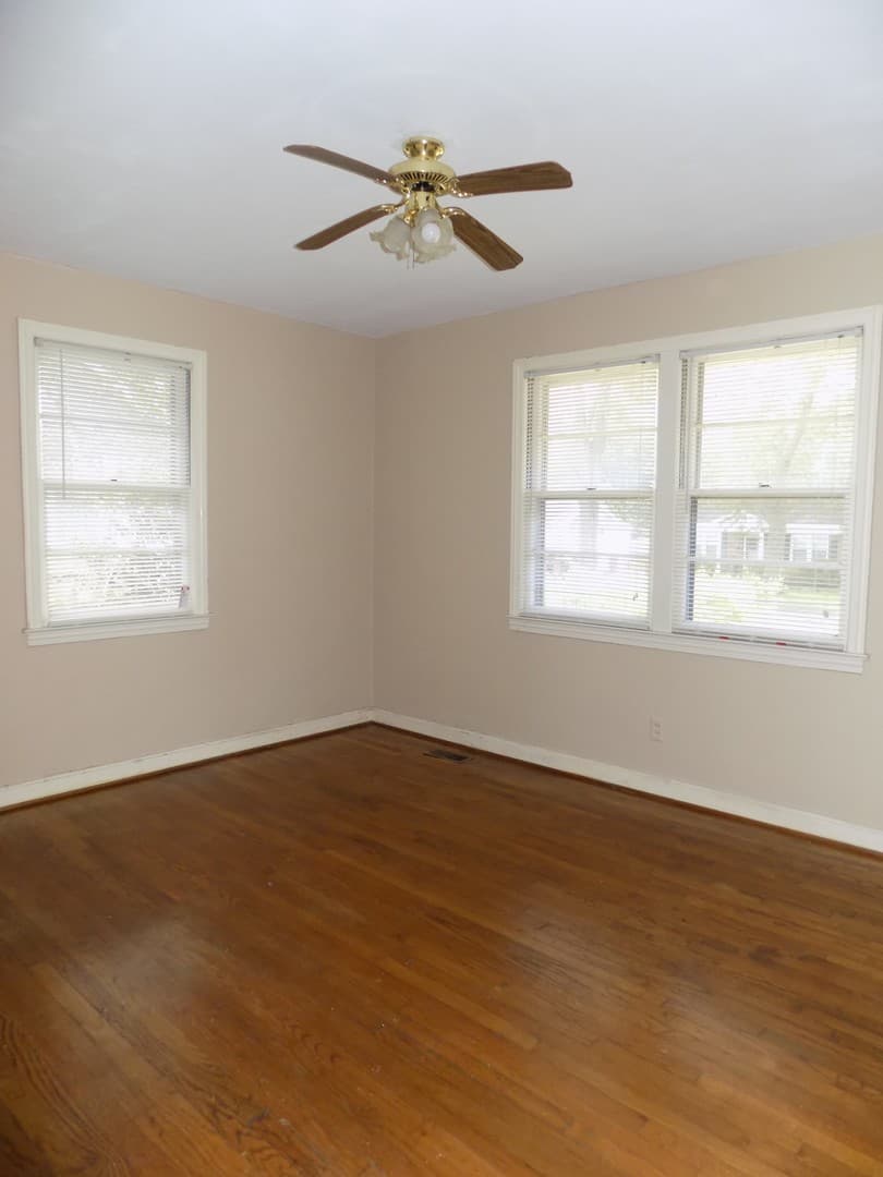 Columbia House: 507 Dogwood Street